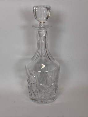 Atlantis Clear Cut Crystal Decanter W/Stopper Etched Stamped 11 1/4"